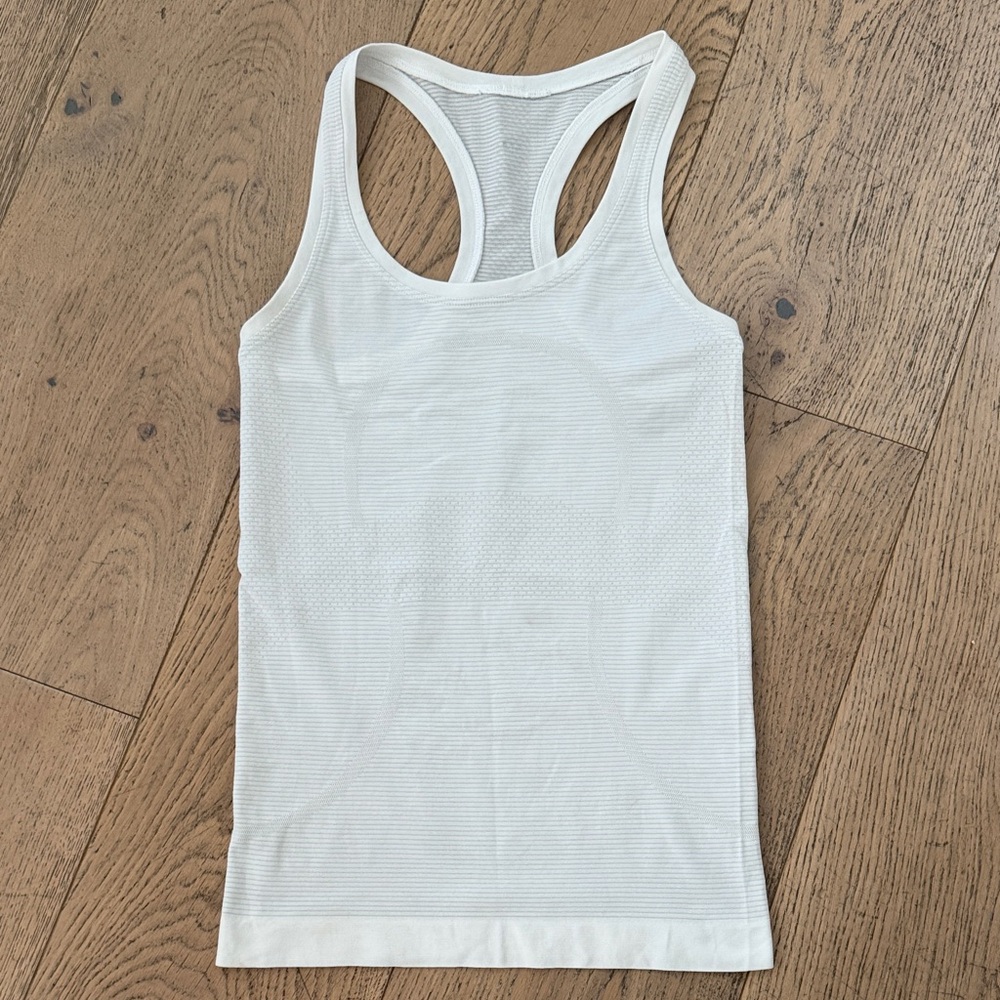 Lulu Swiftly size 2 White Racerback Tank Top